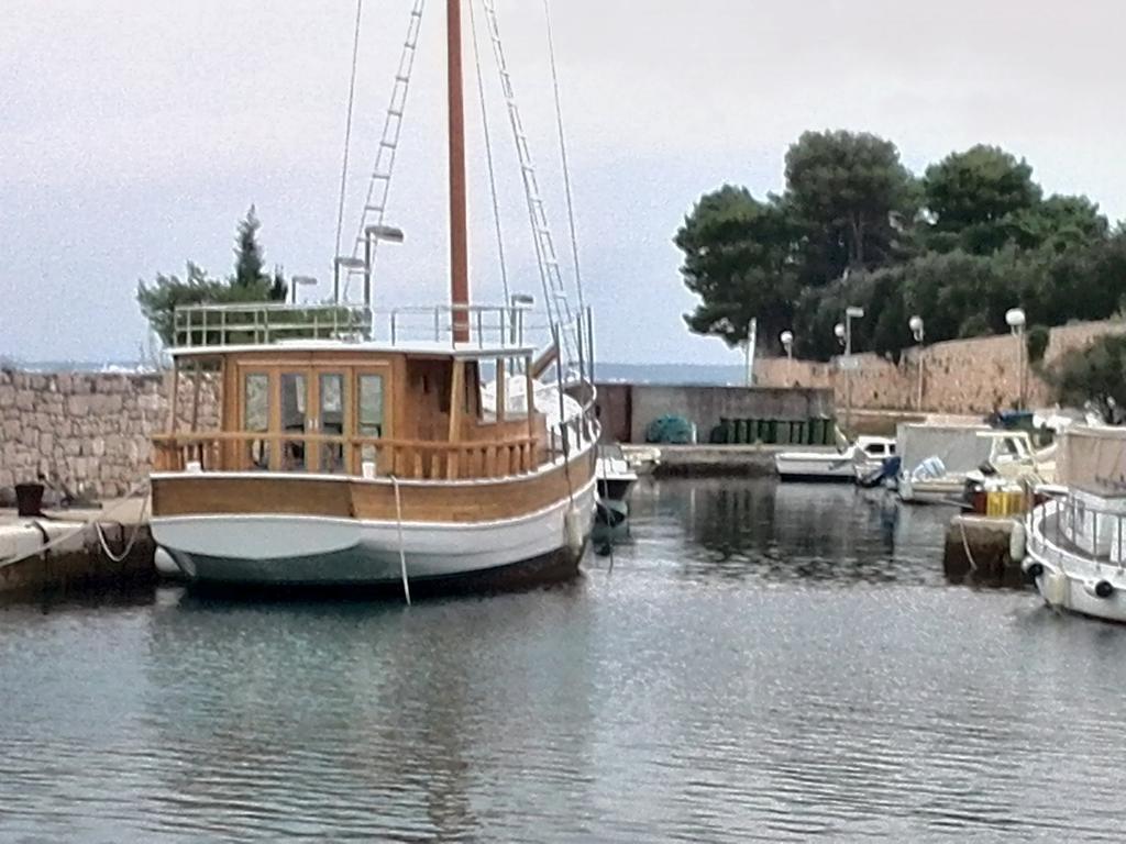 Apartment Pilatus Ošljak Preko Bagian luar foto